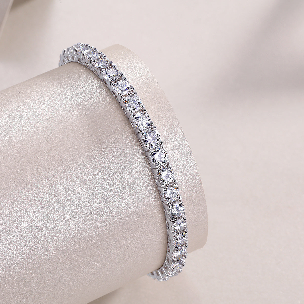 Felmeny Fiora Bracelet in Silver with Moissanite