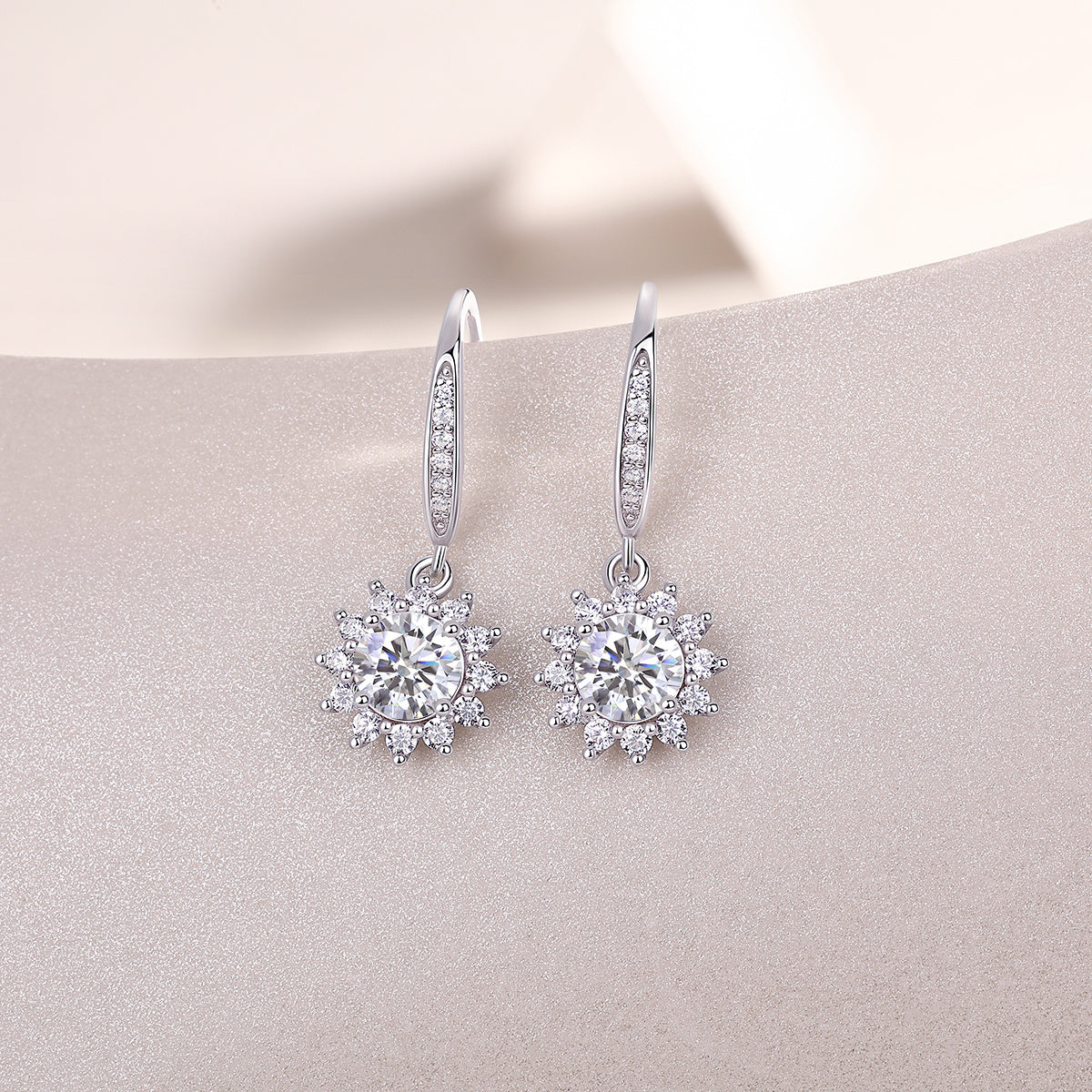 Felmeny Sonne Earrings in Silver with Moissanite