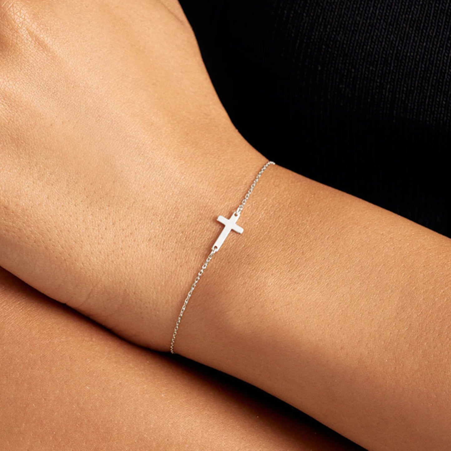 Felmeny Tiny Cross Bracelet in Silver