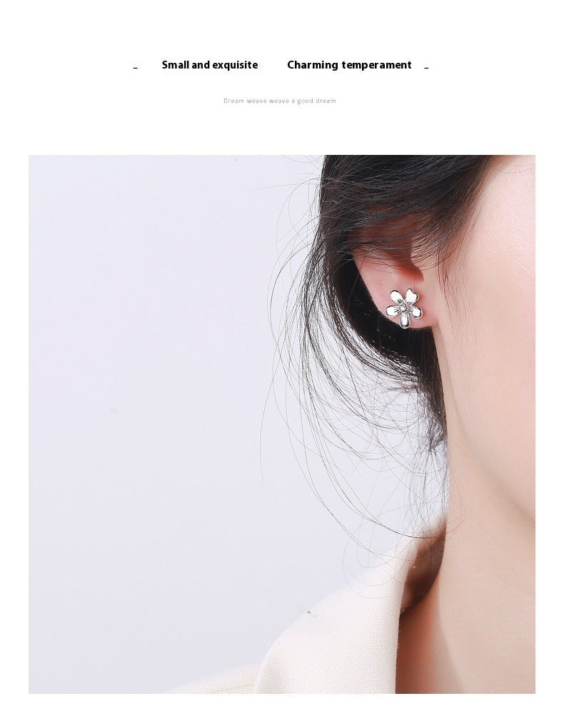 Felmeny Zahra Earrings in Silver with Zircon