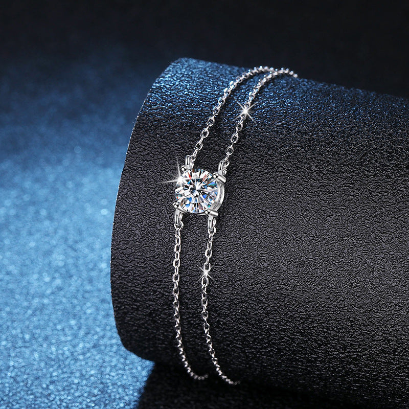 Felmeny Four-claw Bracelet in Silver with Moissanite