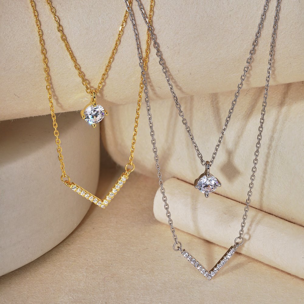 Felmeny Arrow Necklace in Silver with Zircon