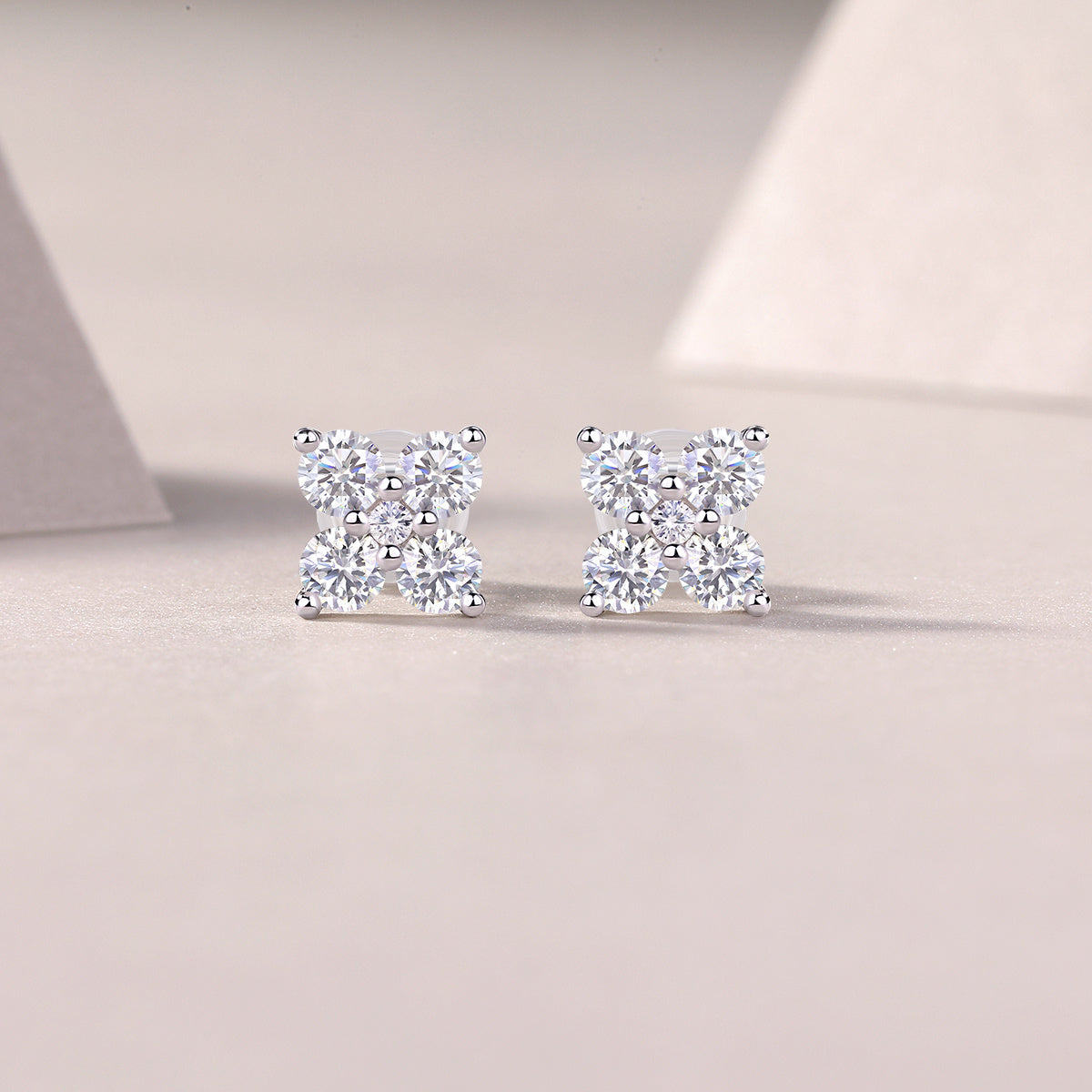 Felmeny Gardenia Earrings in Silver with Moissanite