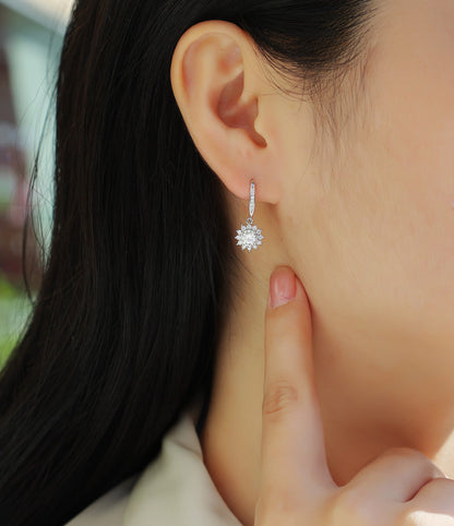 Felmeny Sonne Earrings in Silver with Moissanite