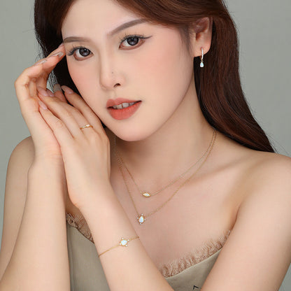 Felmeny Opal Necklace in Silver with Ellipse