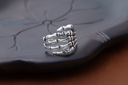 Felmeny Skeleton Claw Ring in Silver