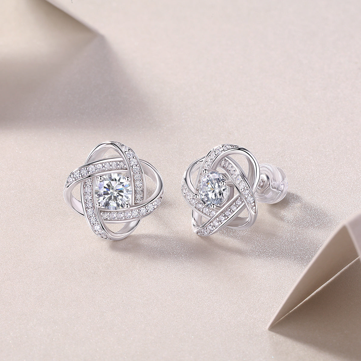 Felmeny Attom Earrings in Silver with Moissanite