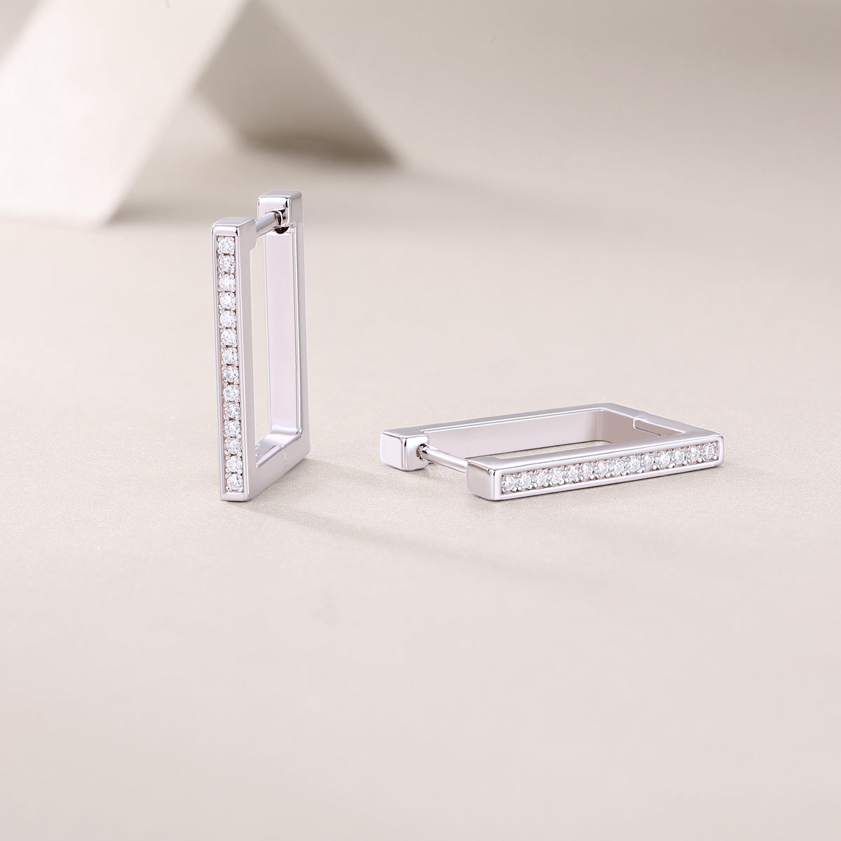 Felmeny Armazón Earrings in Silver with Moissanite