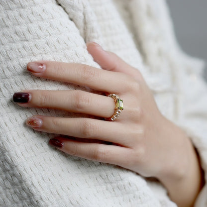 Felmeny Green Olive Ring in Silver with Moissanite