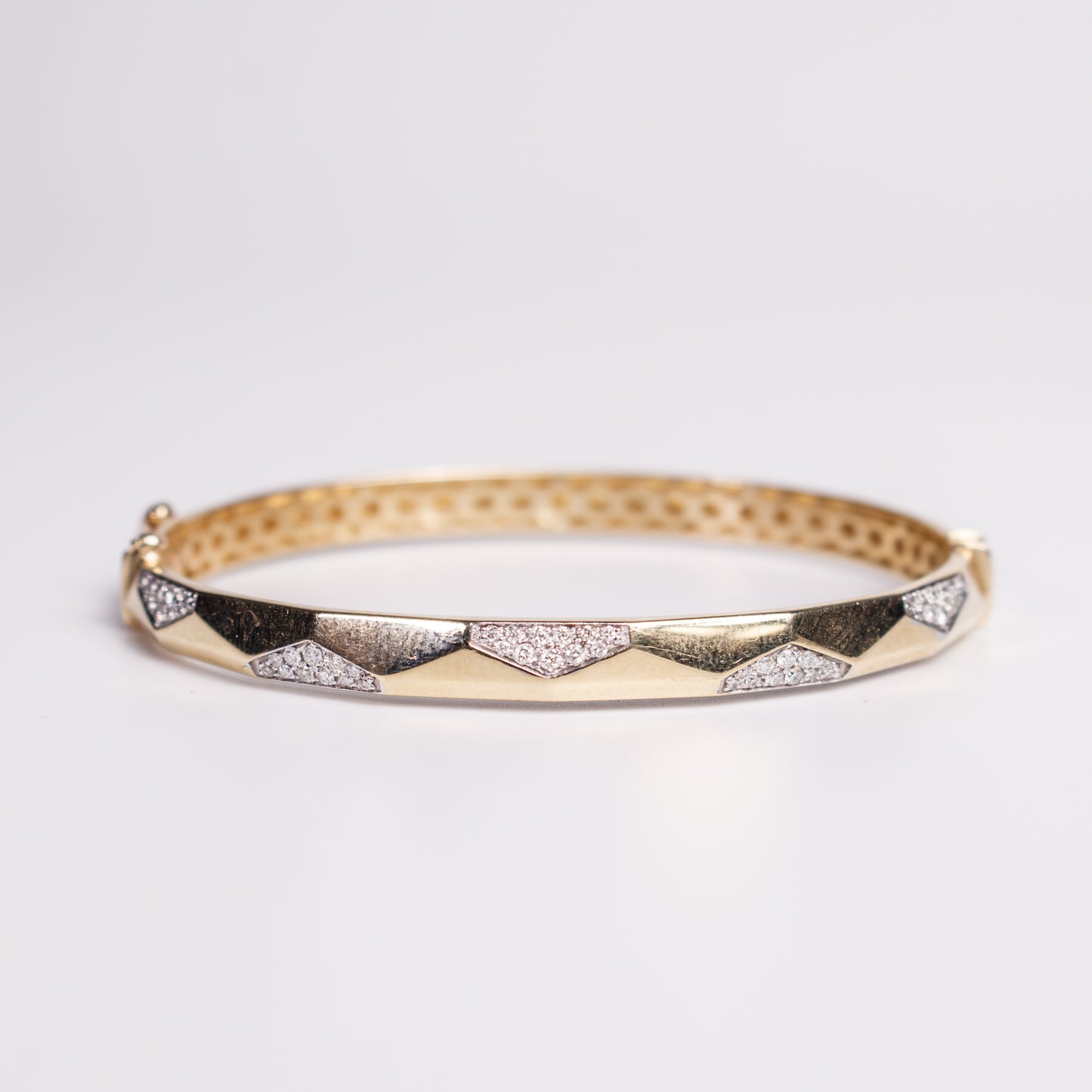 Felmeny Crested Home Bangle in Gold with Diamonds