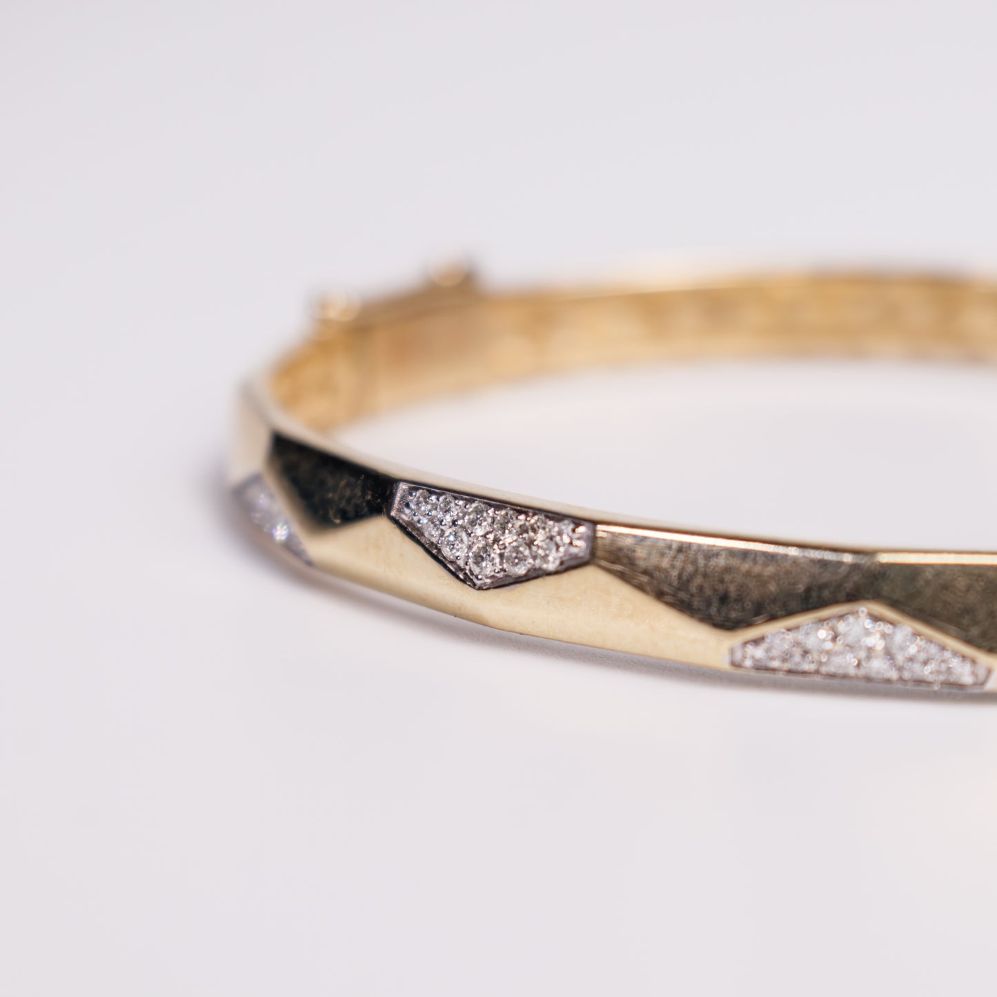 Felmeny Crested Home Bangle in Gold with Diamonds