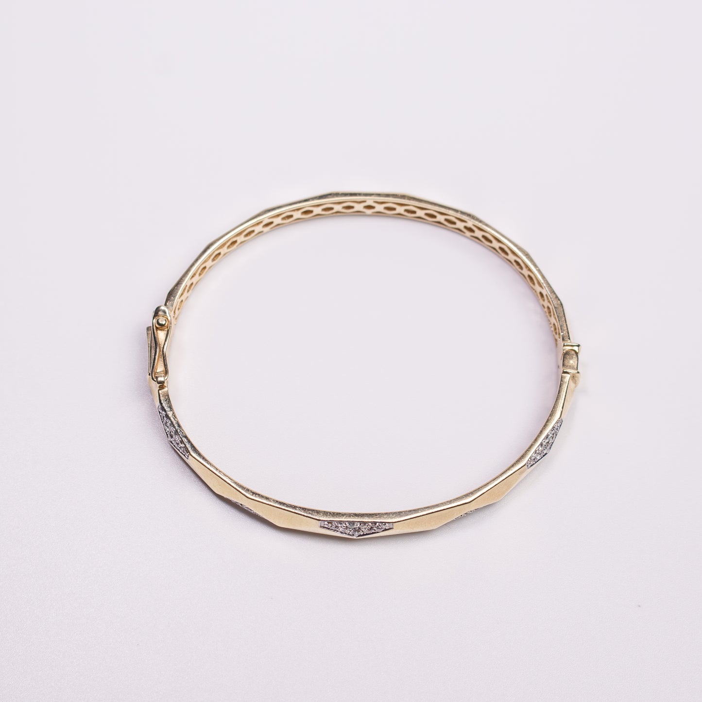 Felmeny Crested Home Bangle in Gold with Diamonds