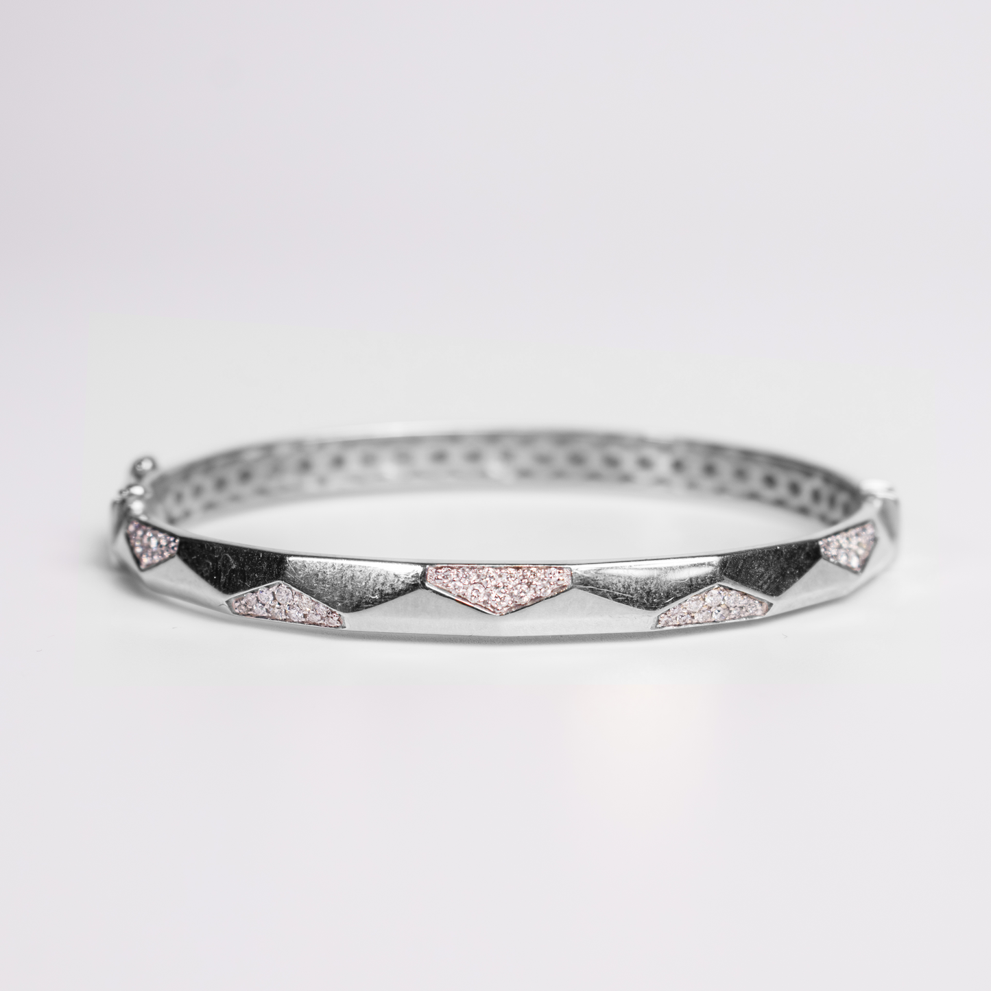 Felmeny Crested Home Bangle in White Gold with Diamonds