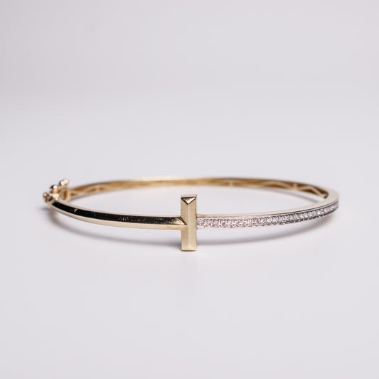 Felmeny T Bangle in Gold with Diamonds