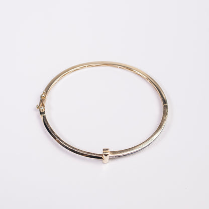 Felmeny T Bangle in Gold with Diamonds