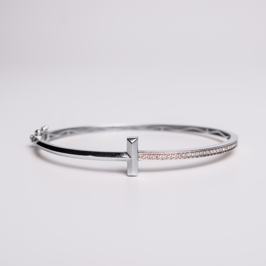 Felmeny T Bangle in White Gold with Diamonds