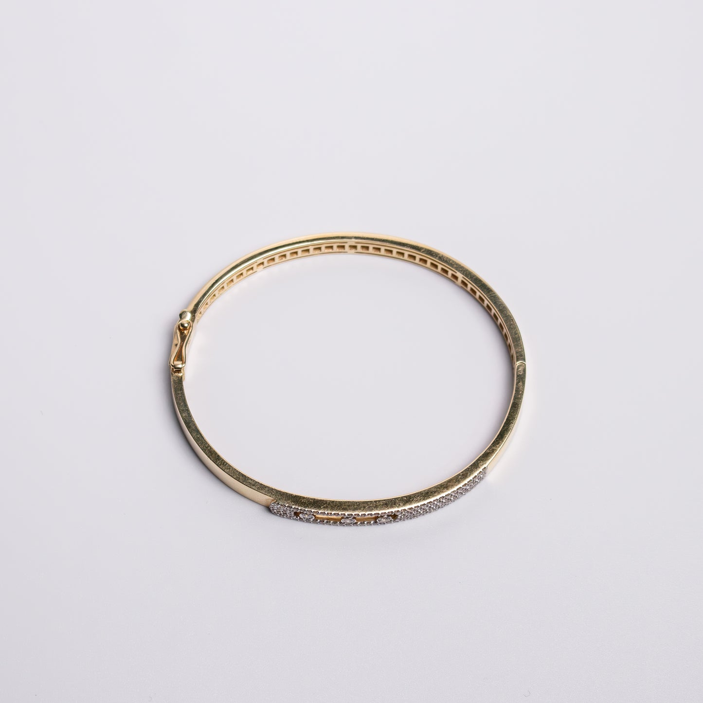 Felmeny Triplet Move Bangle in Gold with Diamonds