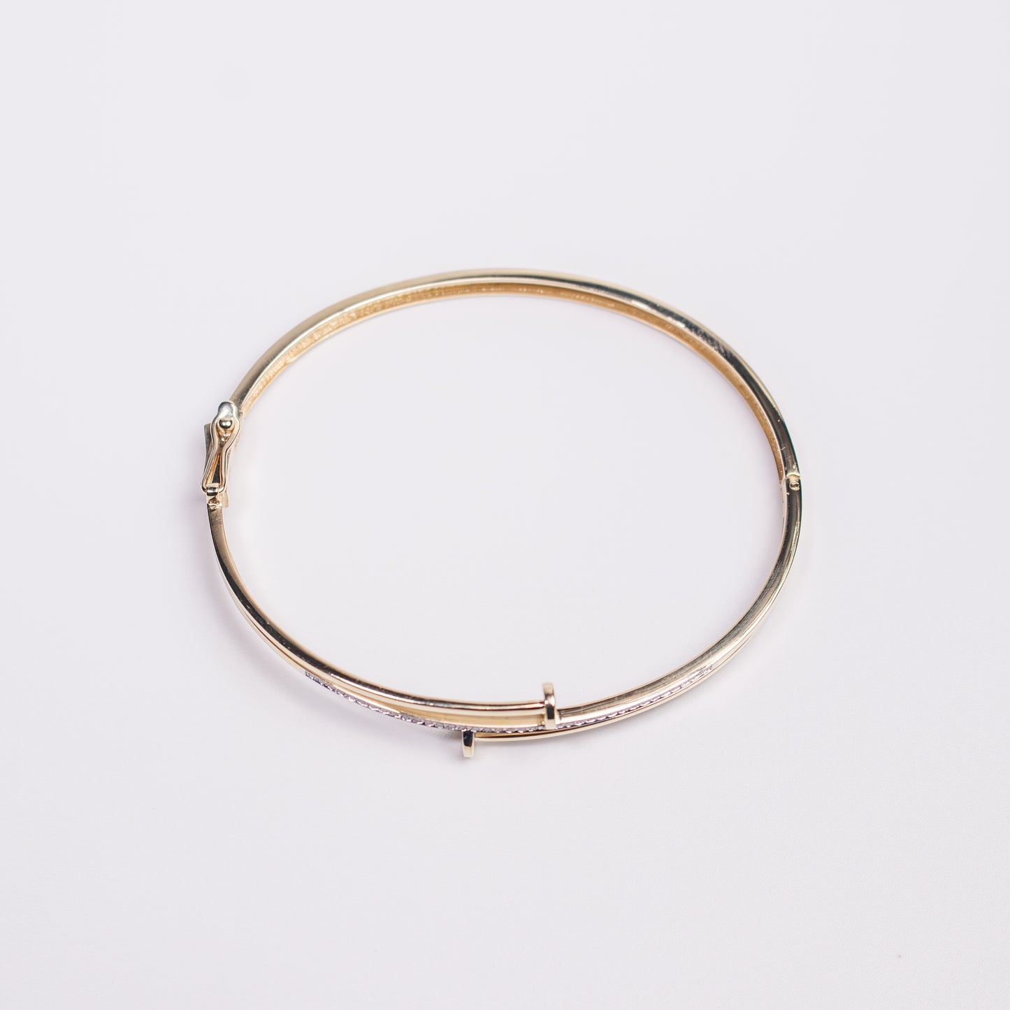 Felmeny Joinded Nail Bangle in Gold with Diamonds