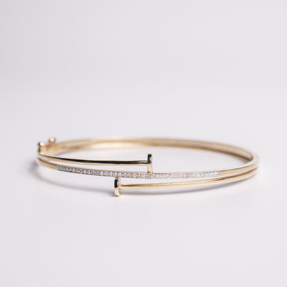 Felmeny Joinded Nail Bangle in Gold with Diamonds