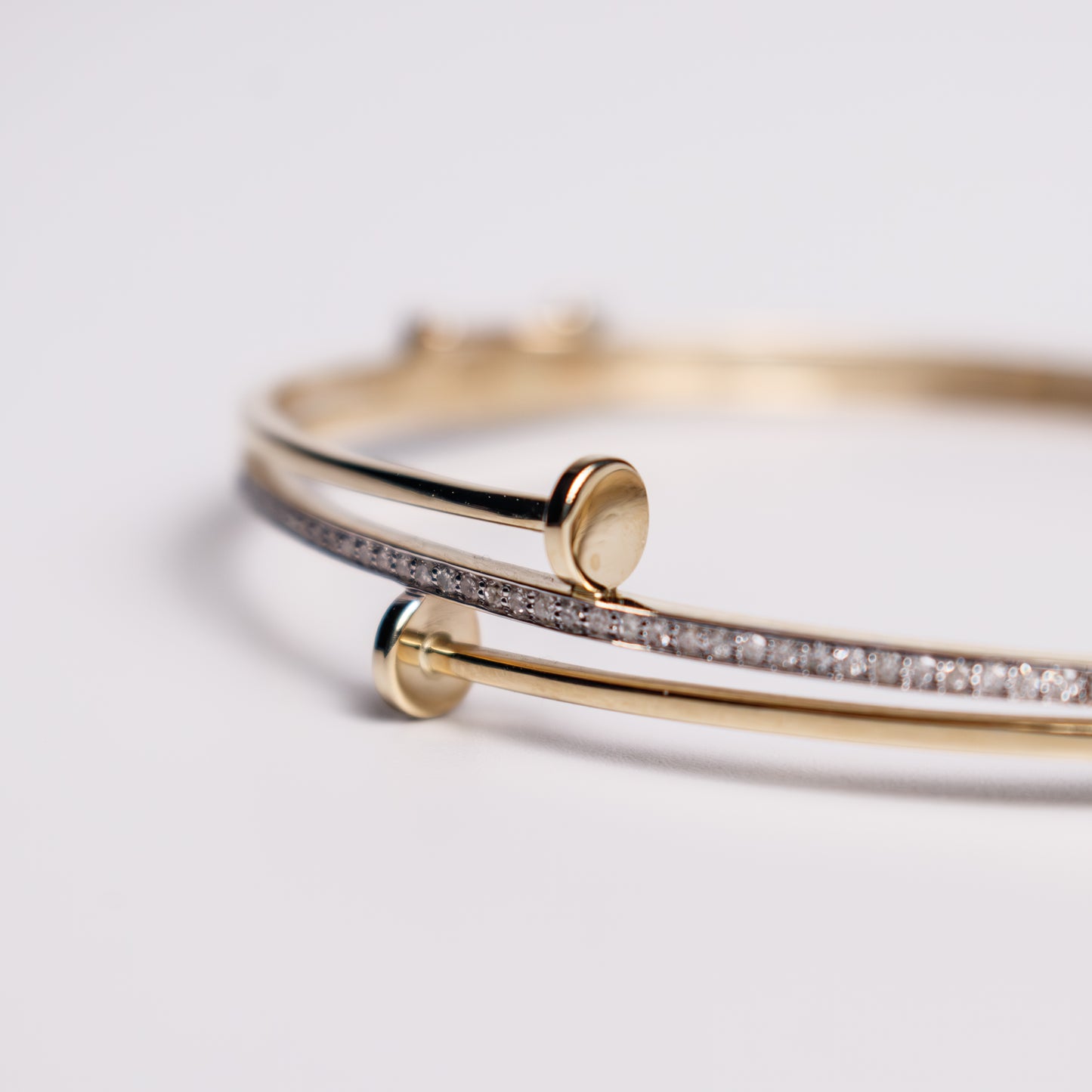 Felmeny Joinded Nail Bangle in Gold with Diamonds