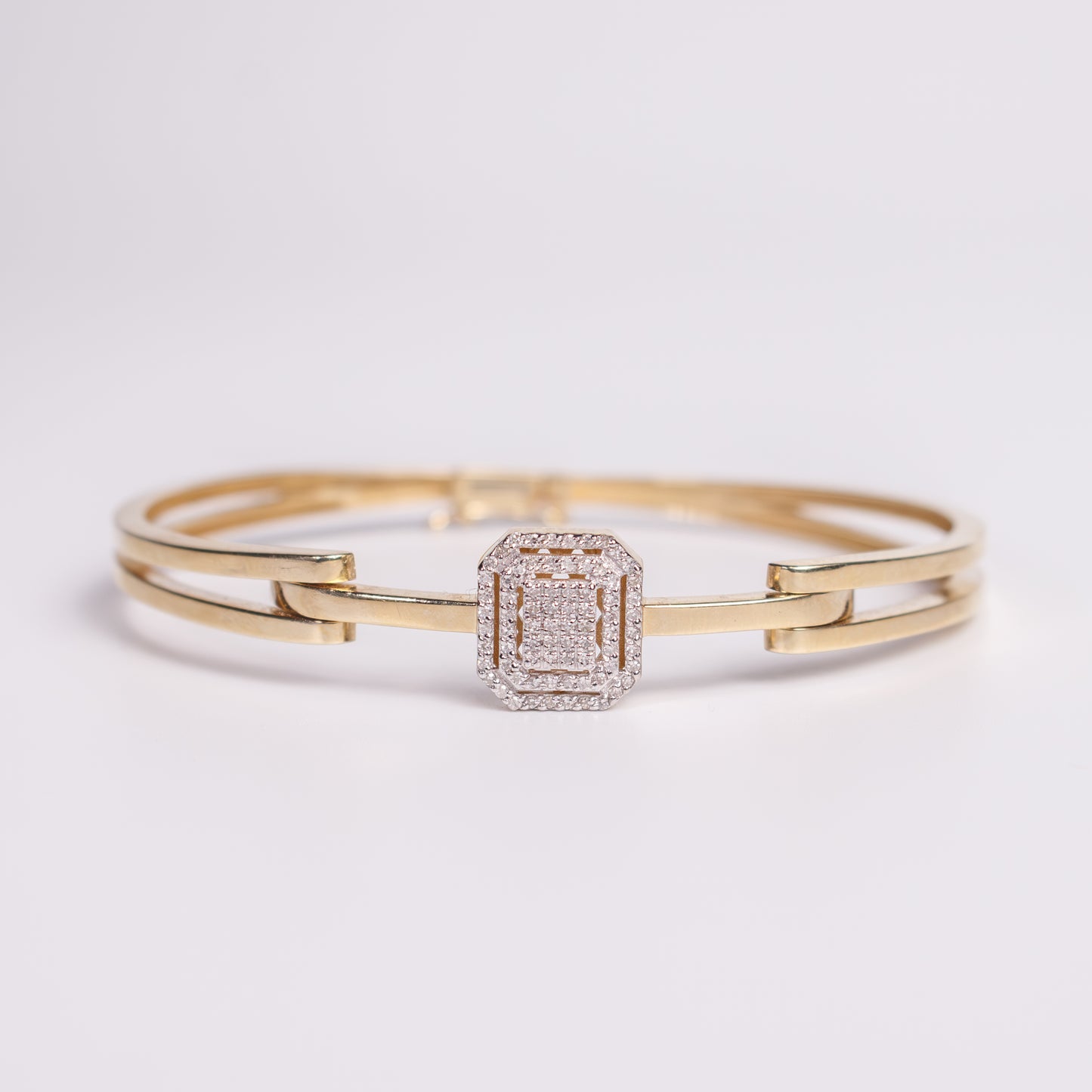 Felmeny Quadrus Bangle in Gold with Diamonds