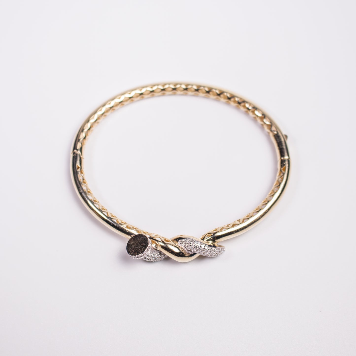 Felmeny Twisted Nail Bangle in Gold with Diamonds