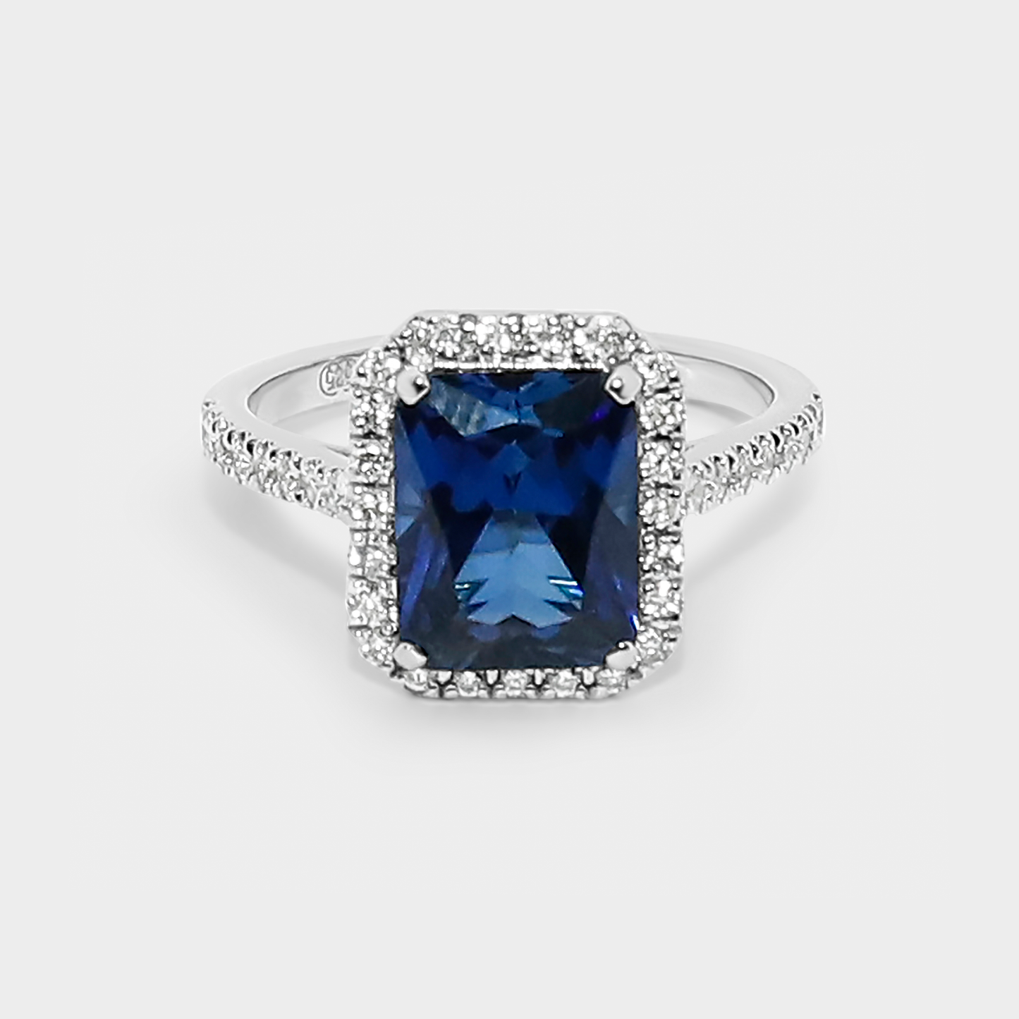 Felmeny Blue Sapphire Ring in White Gold with Diamonds