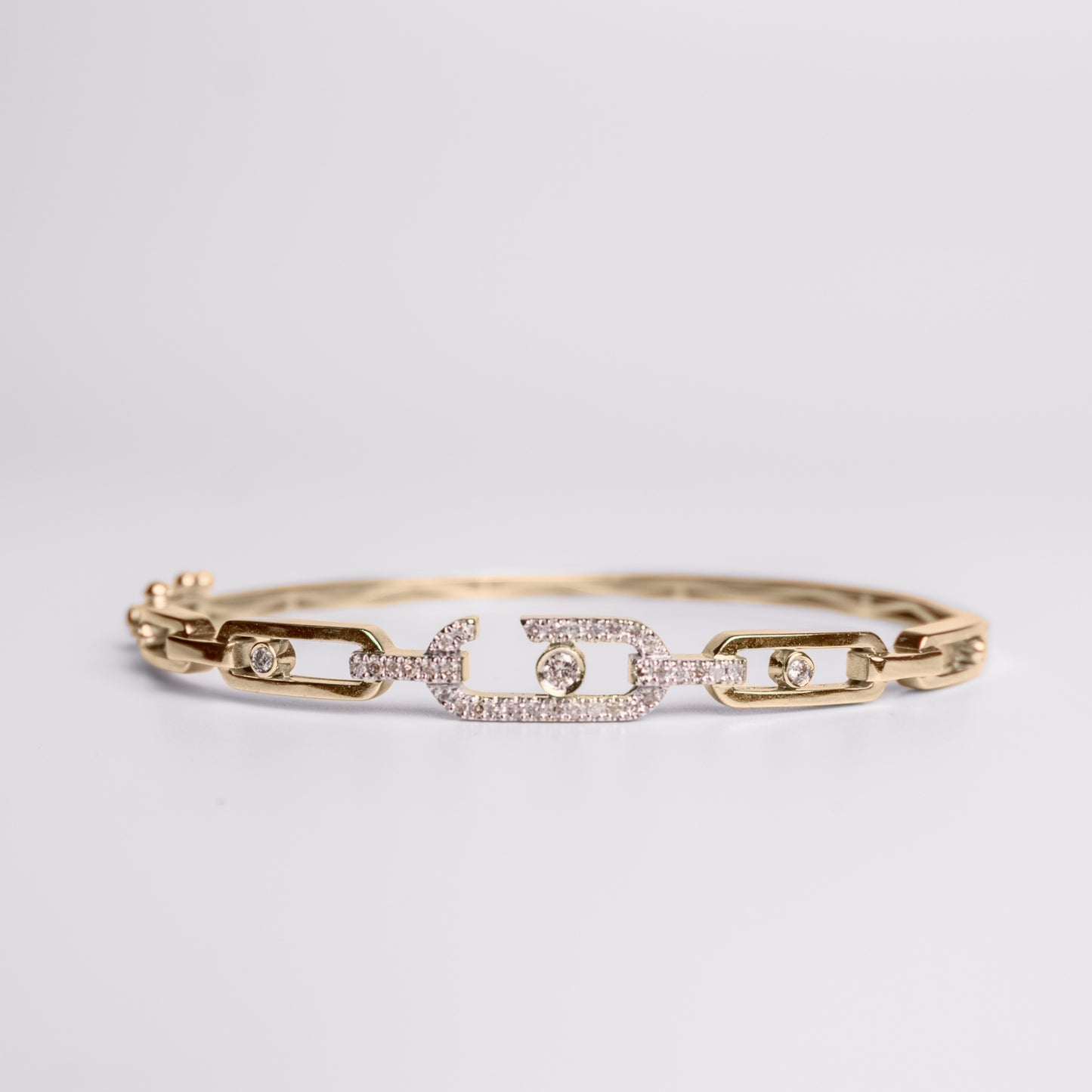 Felmeny Chain-Like Move Bangle in Gold with Diamonds