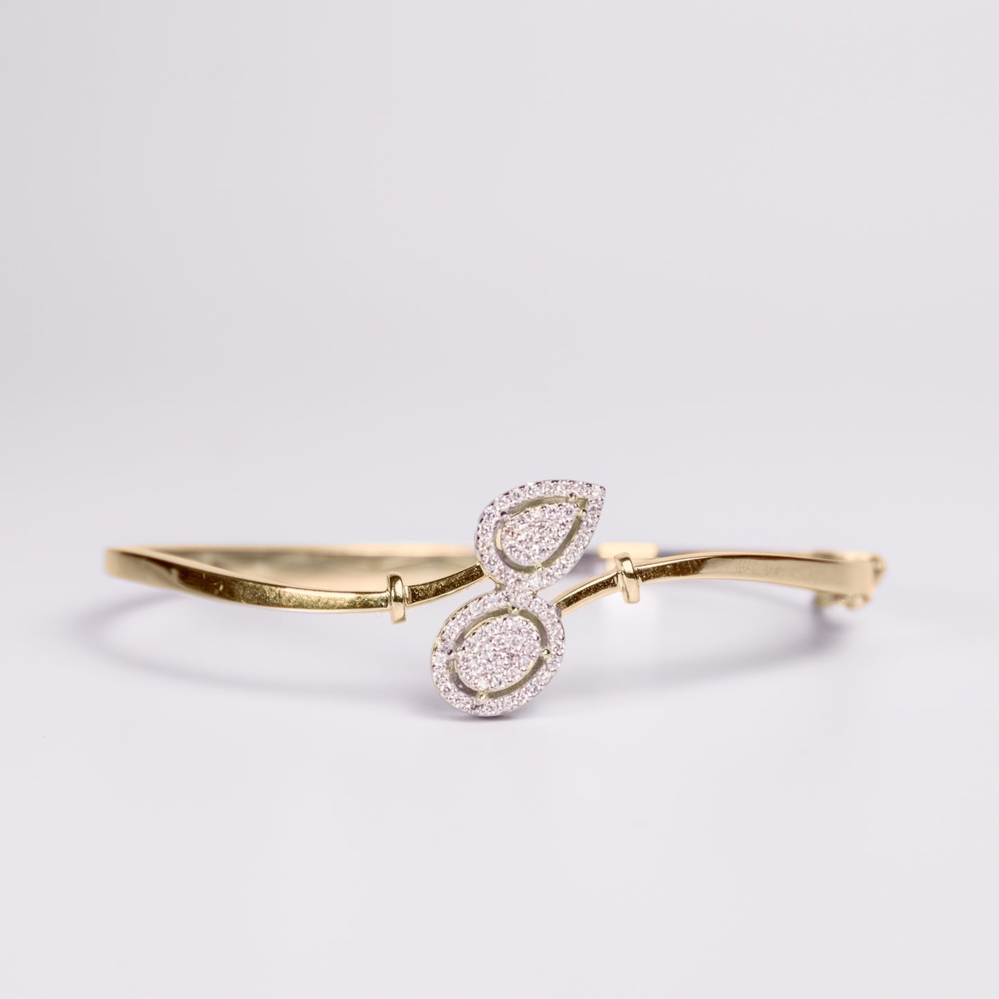 Felmeny Dewdrop Bangle in Gold with Diamonds