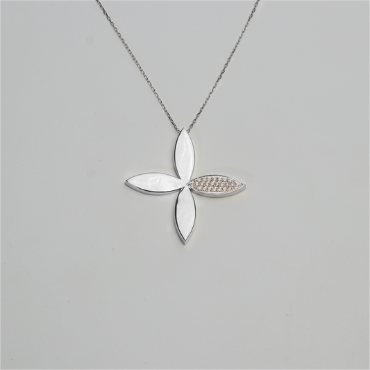 Felmeny Blossom Necklace in White Gold with Diamonds