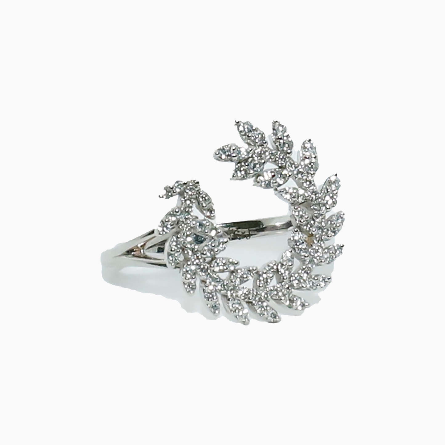 Felmeny Leaf Ring in White Gold with Diamonds