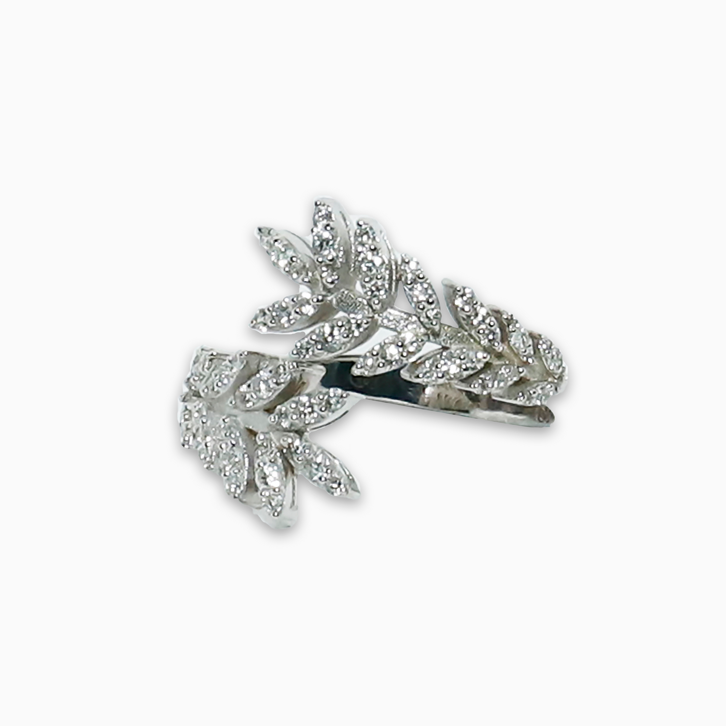 Felmeny Acacia Ring in White Gold with Diamonds