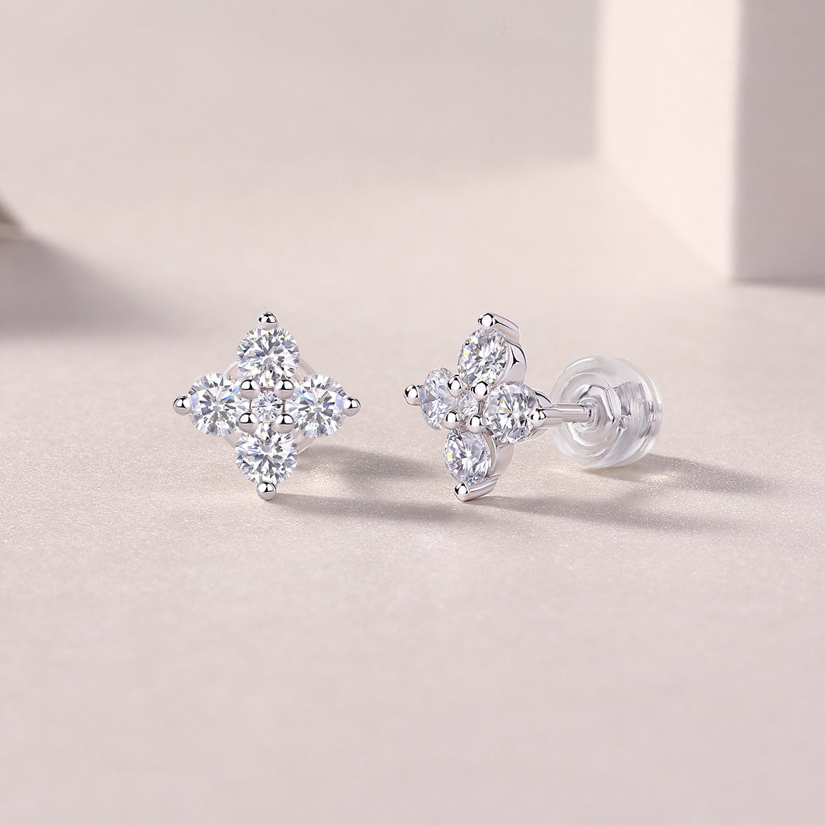 Felmeny Gardenia Earrings in Silver with Moissanite