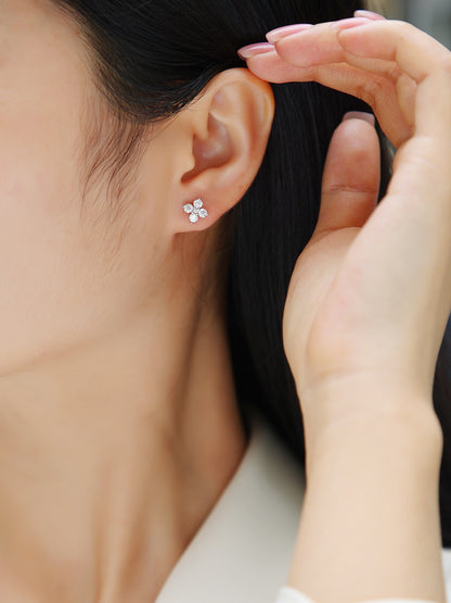 Felmeny Gardenia Earrings in Silver with Moissanite