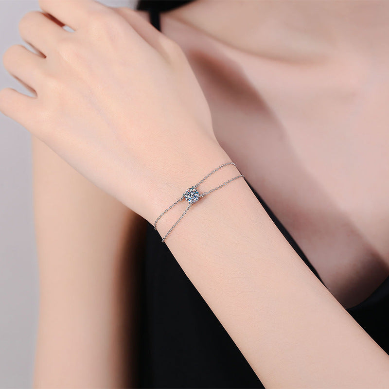 Felmeny Four-claw Bracelet in Silver with Moissanite