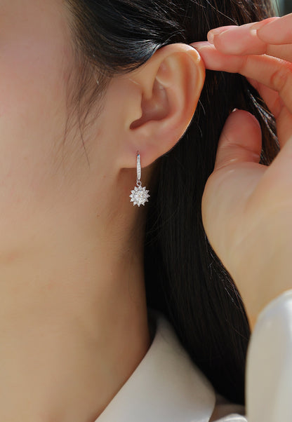 Felmeny Sonne Earrings in Silver with Moissanite