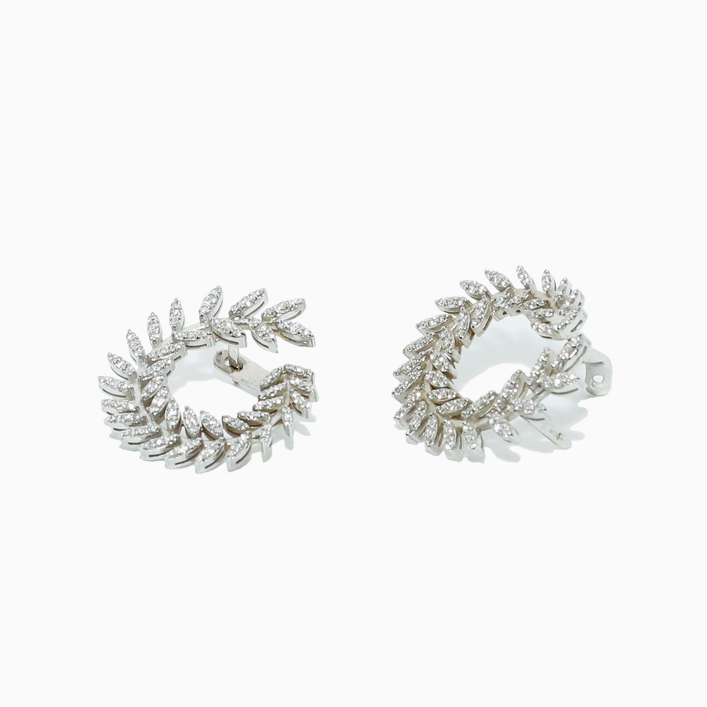 Felmeny Leaf Medium Earrings in White Gold with Diamonds