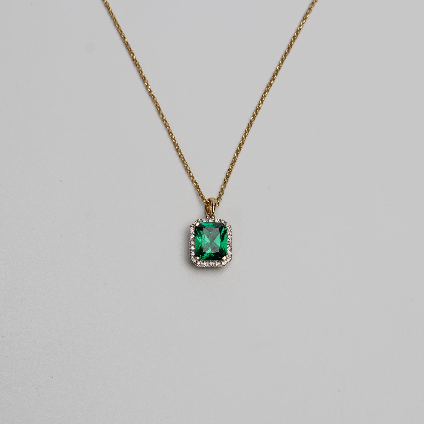 Felmeny Green Emerald Necklace in Gold with Diamonds