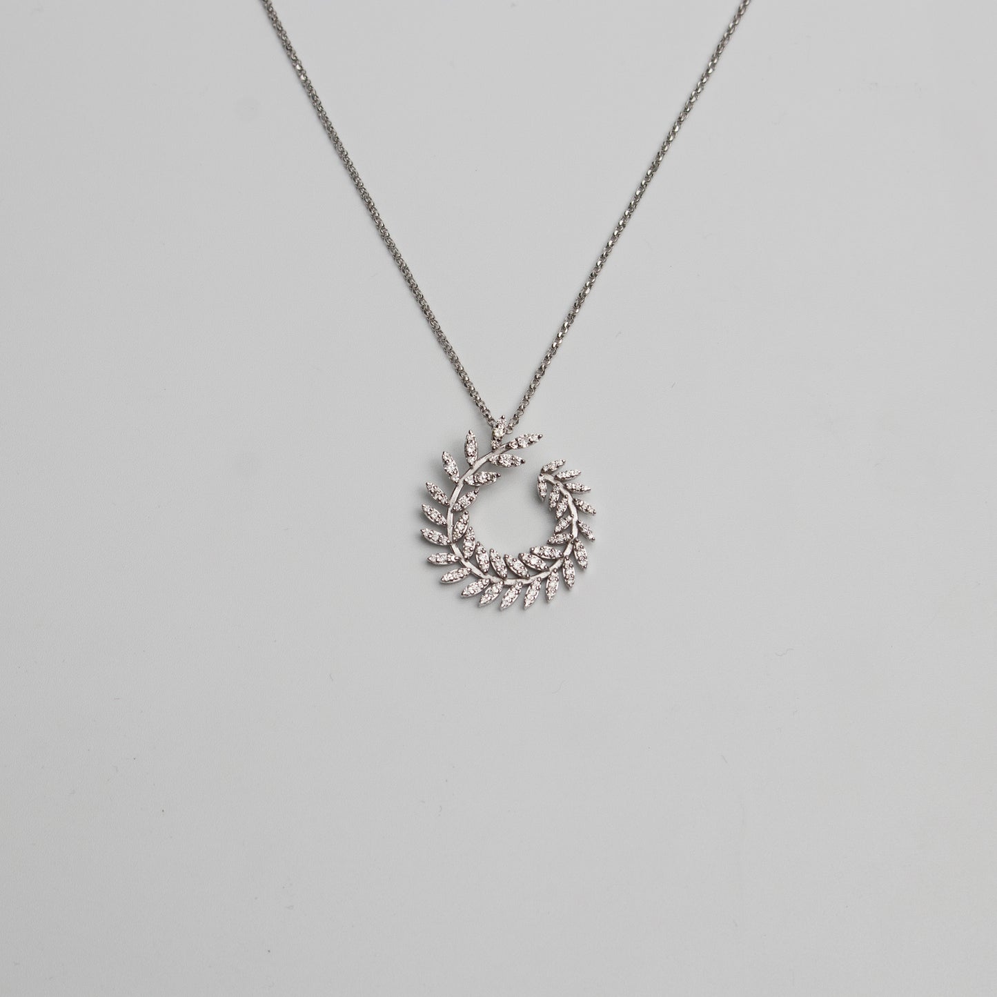 Felmeny Leaf Medium Necklace in White Gold with Diamonds