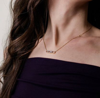 Felmeny V Move Necklace in Gold with Diamonds