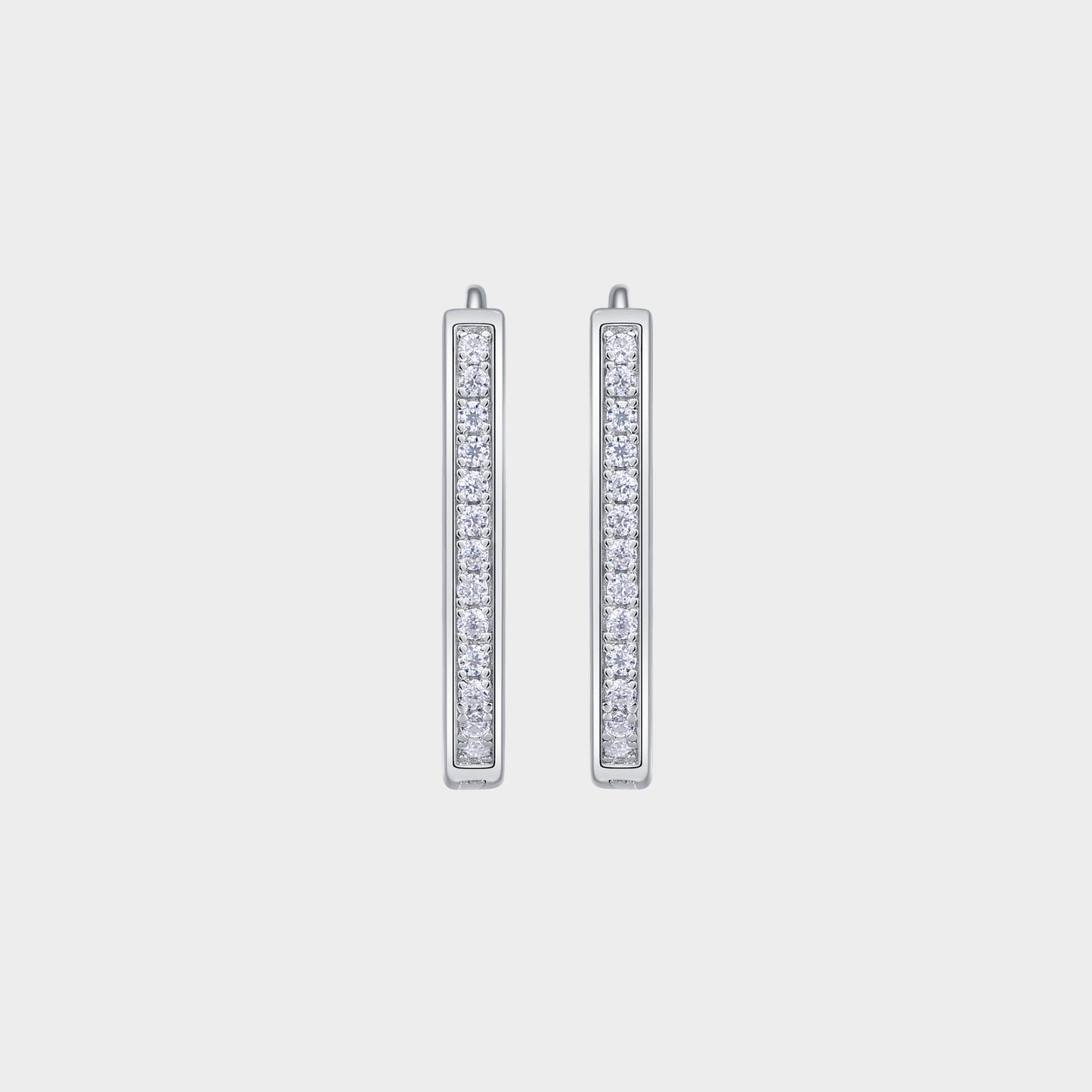 Felmeny Seren Earrings in Silver with Moissanite