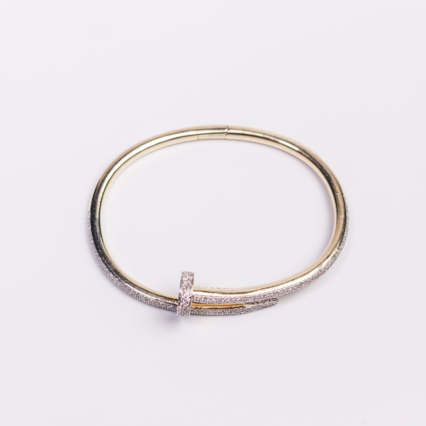 Felmeny Clou Éclat Bangle in Gold with Diamonds